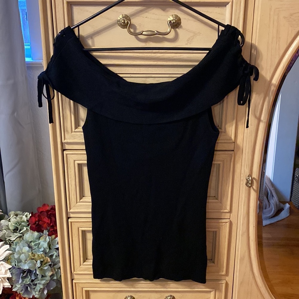 Express Off The Shoulder Top - Picture 2 of 7